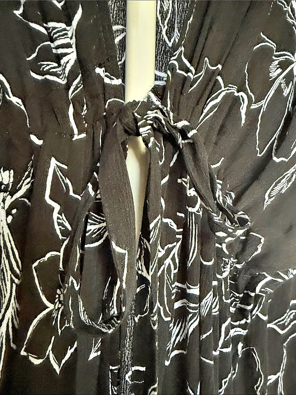Time and Tru Floral Mini Dress Cover Up in Black & White Floral Size Small-Med. - Picture 4 of 5